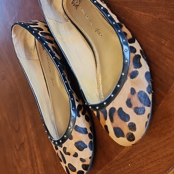 ANNE KLEIN leopard print flats - Picture 6 of 15
